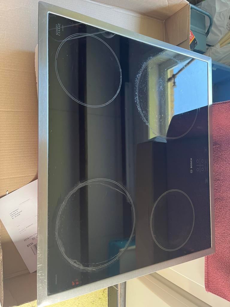 Vitrokeramische kookplaat Bosch, Elektronische apparatuur, Ophalen, Gebruikt, Keramisch, 4 kookzones