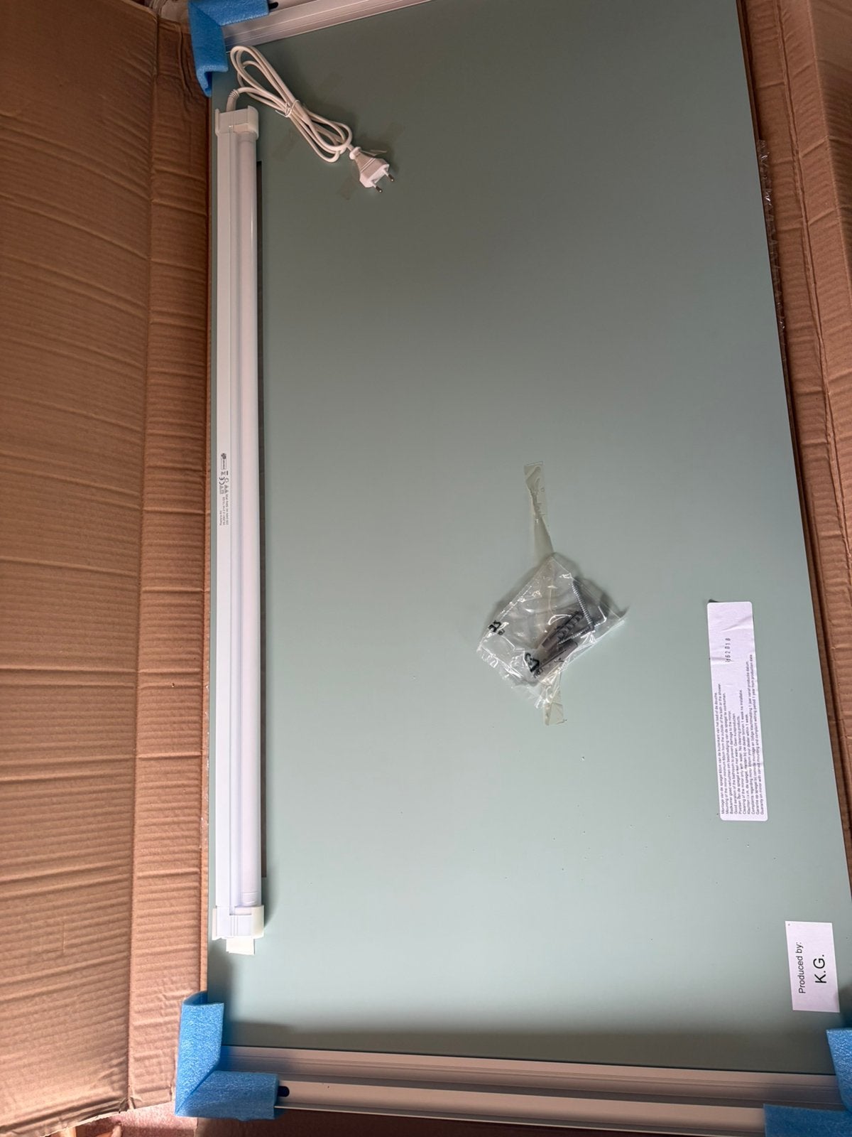 MIROIR DE SALLE DE BAIN AVEC LED, Maison & Meubles, Salle de bain | Meubles de Salle de bain, Neuf, Moins de 25 cm, Moins de 100 cm