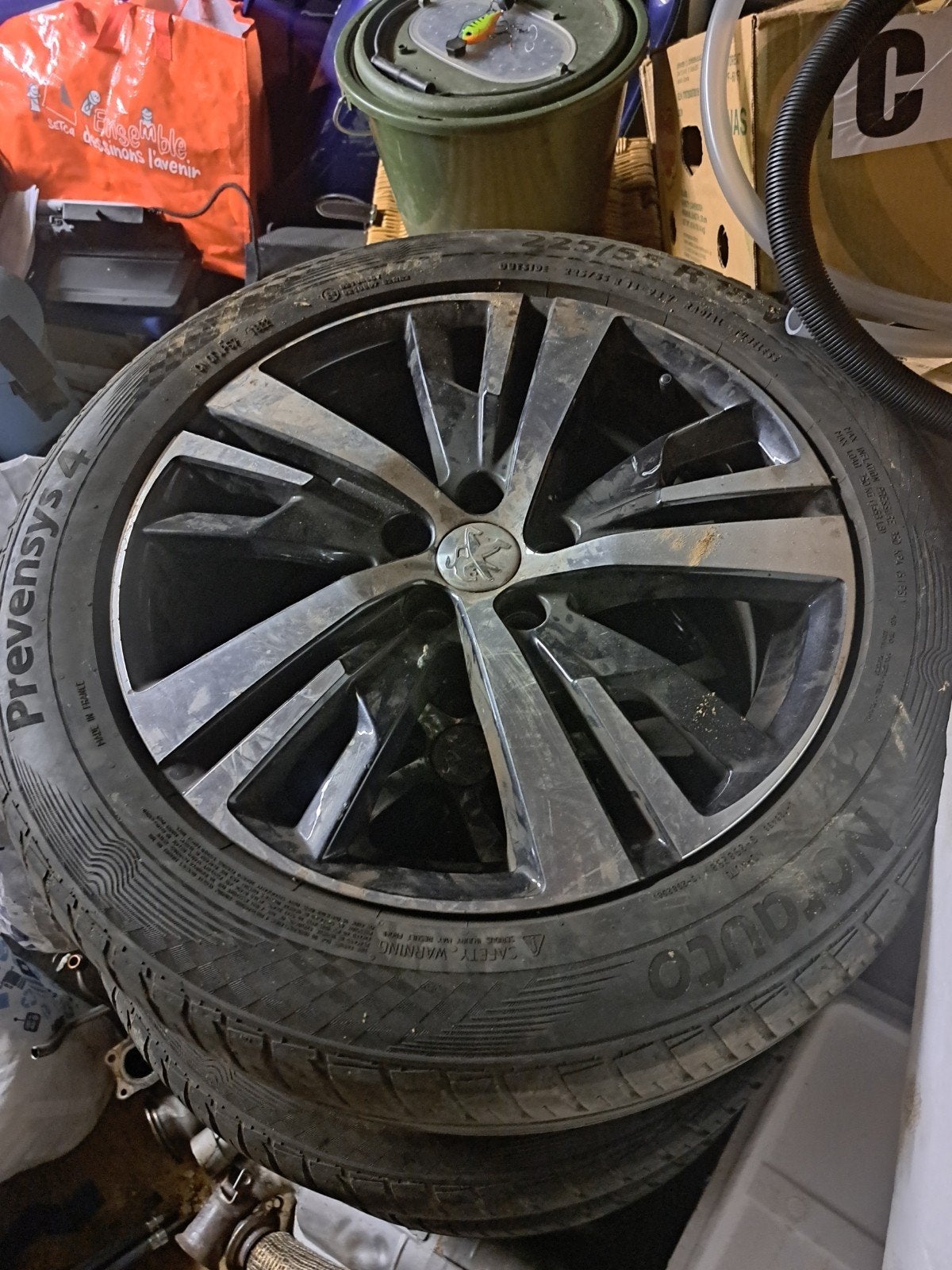 Jantes d origine peugeot 3008 de 2017+ pneus, Autos : Pièces & Accessoires, Pneus & Jantes, Pneus et Jantes, Pneus été, 18 pouces