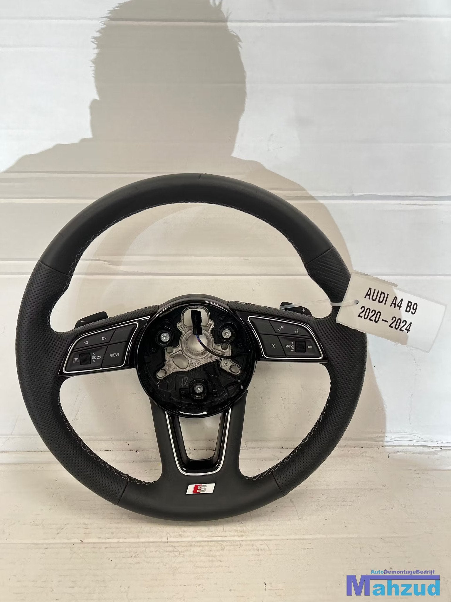 AUDI A4 B9 AVANT stuurwiel stuur met flipper 2020-2024, Gebruikt, AUDI AG, Auto-Union-Strasse 1
85045  Ingolstadt, DE, Audi