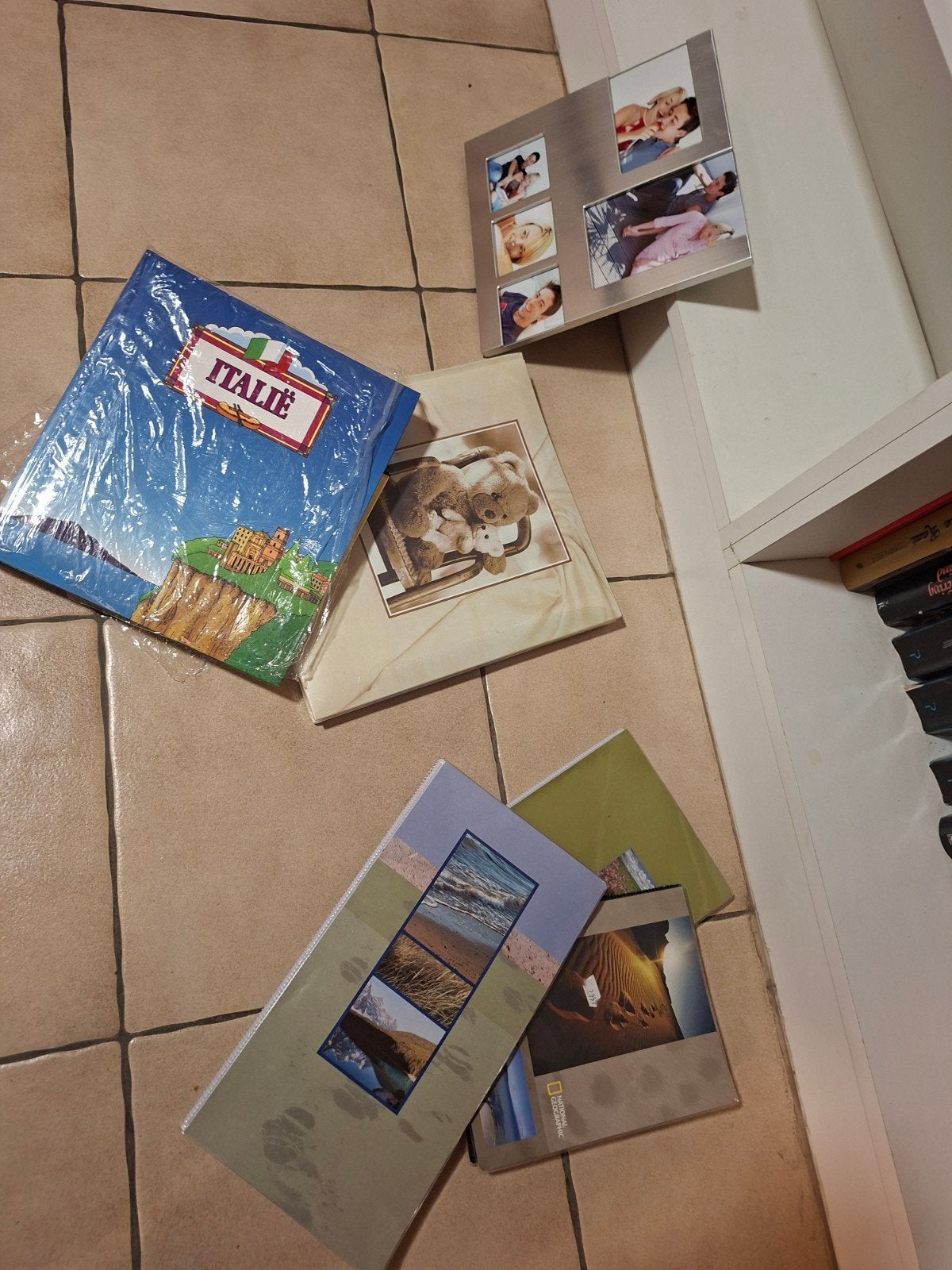 Lot fotoboeken en kader (niet gebruikt), Livres, Partis & Groupements, Enlèvement