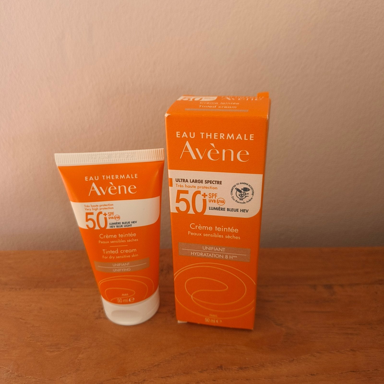 Avène Sun Spf 50+ Crème teintée 50 ml

Crème solaire teintée, Enlèvement ou Envoi, Comme neuf