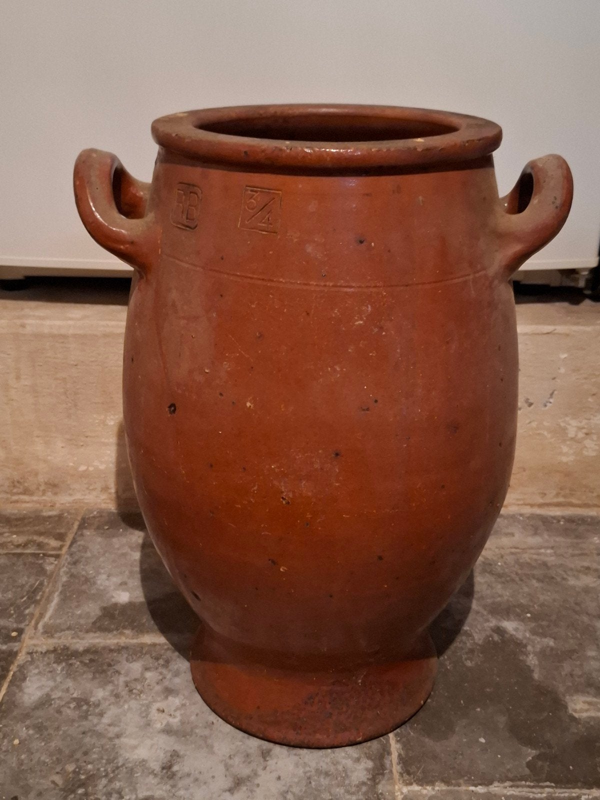 Cruche en poterie, Enlèvement, Poterie