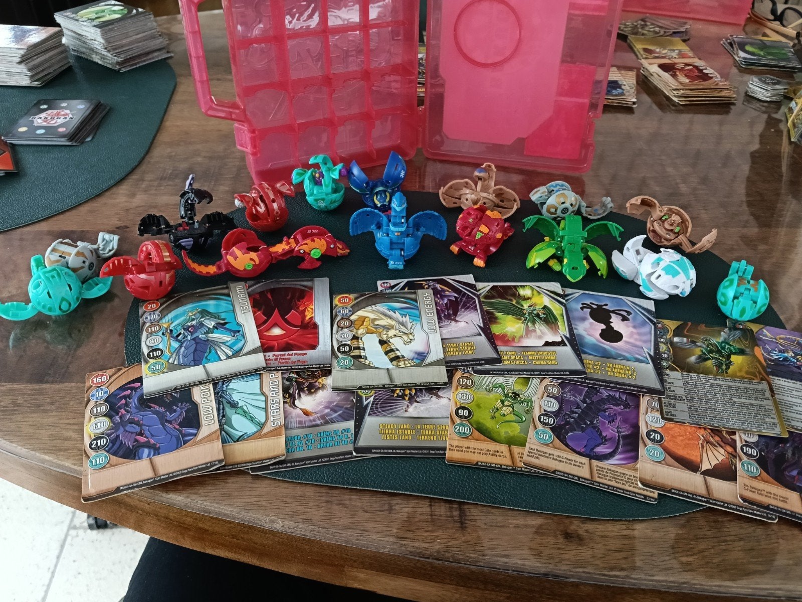 oude Bakugan koffertje gevuld, Ophalen