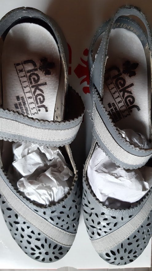Rieker antistress grijze gaatjes pumps 37 perfecte staat, Kleding | Dames, Pumps, Ophalen of Verzenden, Zo goed als nieuw, Grijs