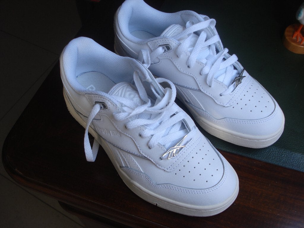 Nieuwe witte Reebok sneakers, dames/meisjes. mt 36, Neuf, Enlèvement ou Envoi, Sneakers et Baskets, Reebok