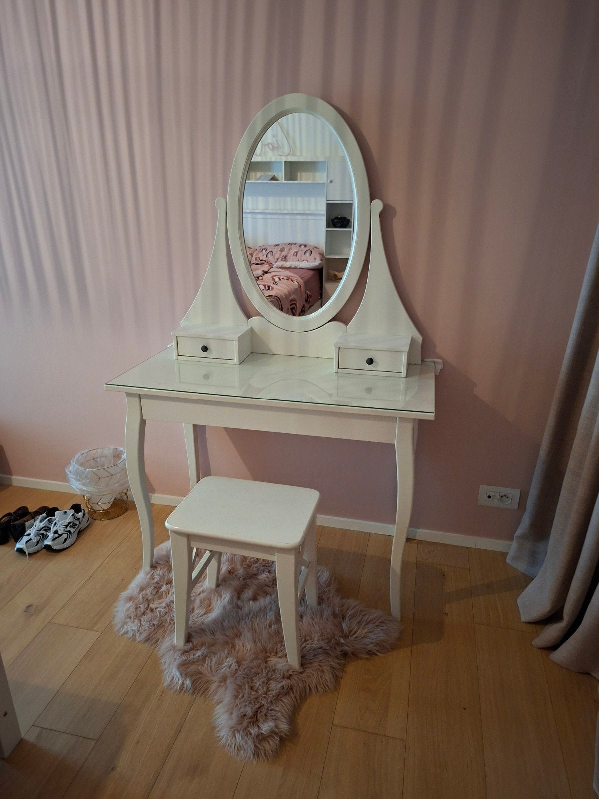 Make-up tafel met stoeltje, Enlèvement