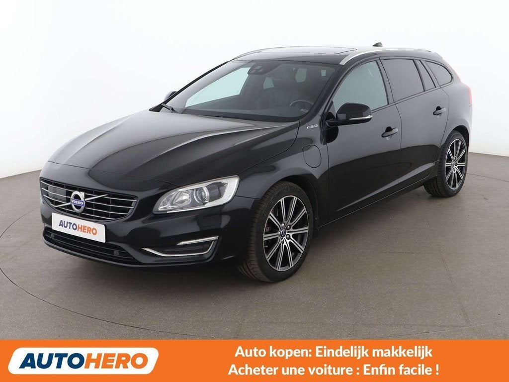 Volvo V60 2.4 D5 Hybrid Momentum AWD (automatique), Autos, Volvo, Achat, V60, 4x4, ABS, Régulateur de distance, Airbags, Air conditionné