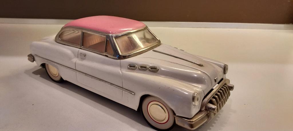 uitverkoop oude speelgoedauto Buick wit, nu 15 euro, Envoi