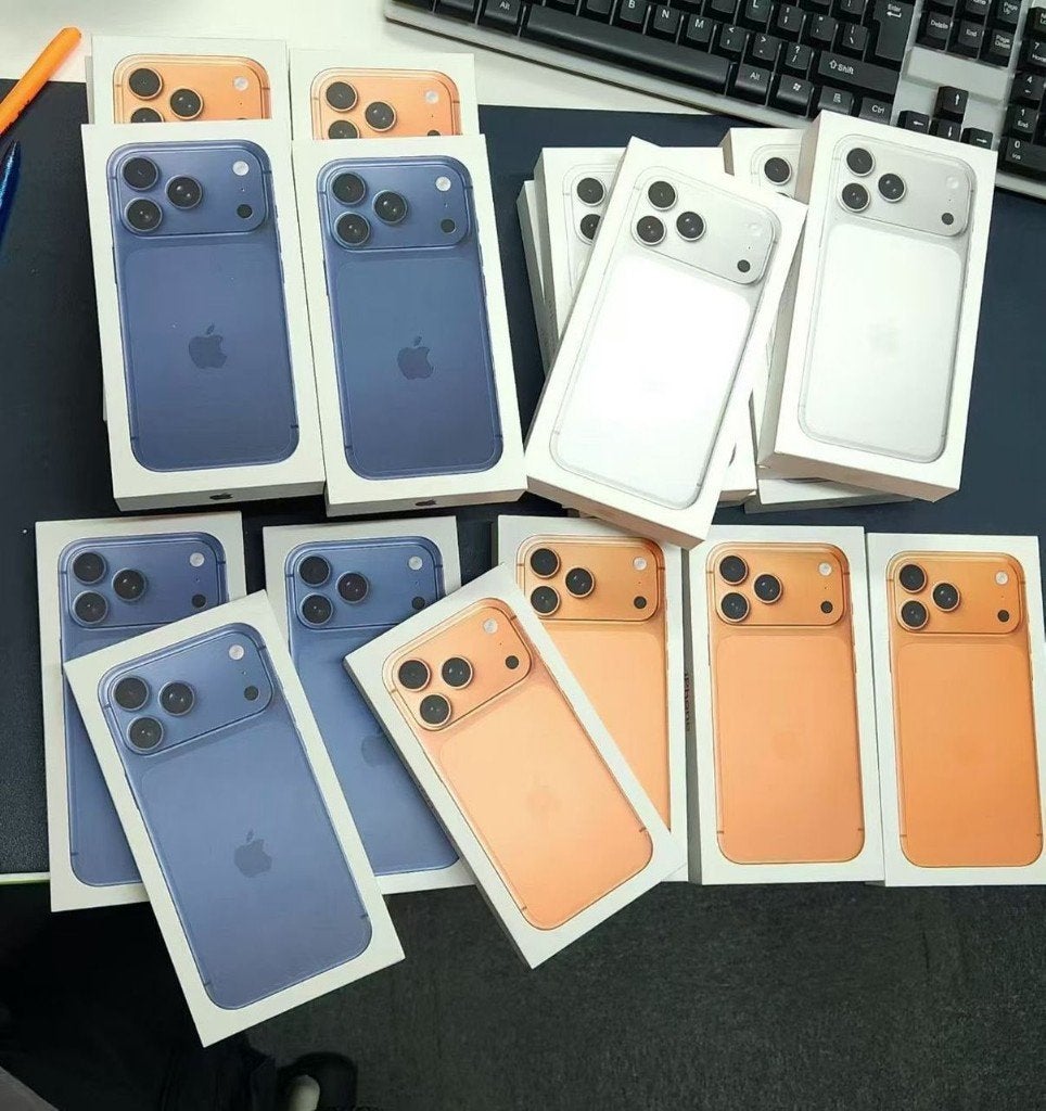 iPhone 17 / 17 Pro / 17 Pro Max ALLES MOET WEG sn, Enlèvement, Bleu