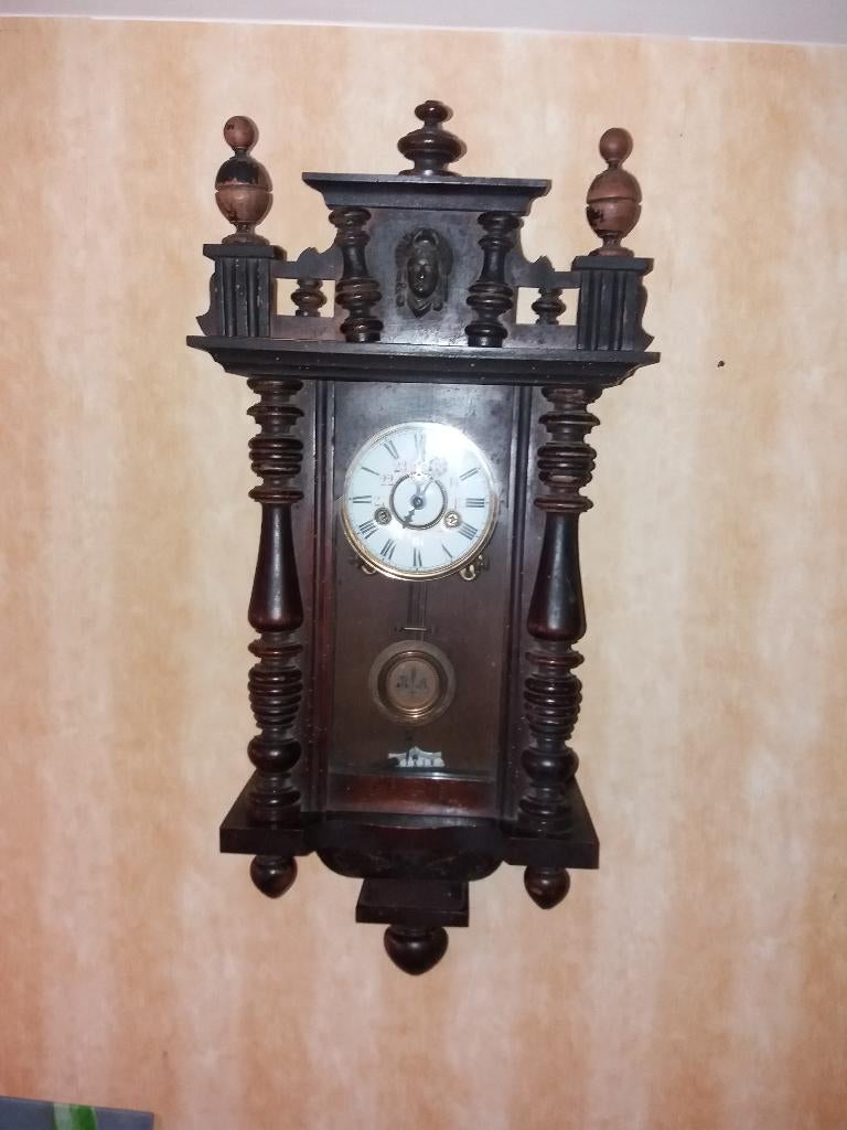 Ancien Horloge carillon mural avec balancier, Enlèvement