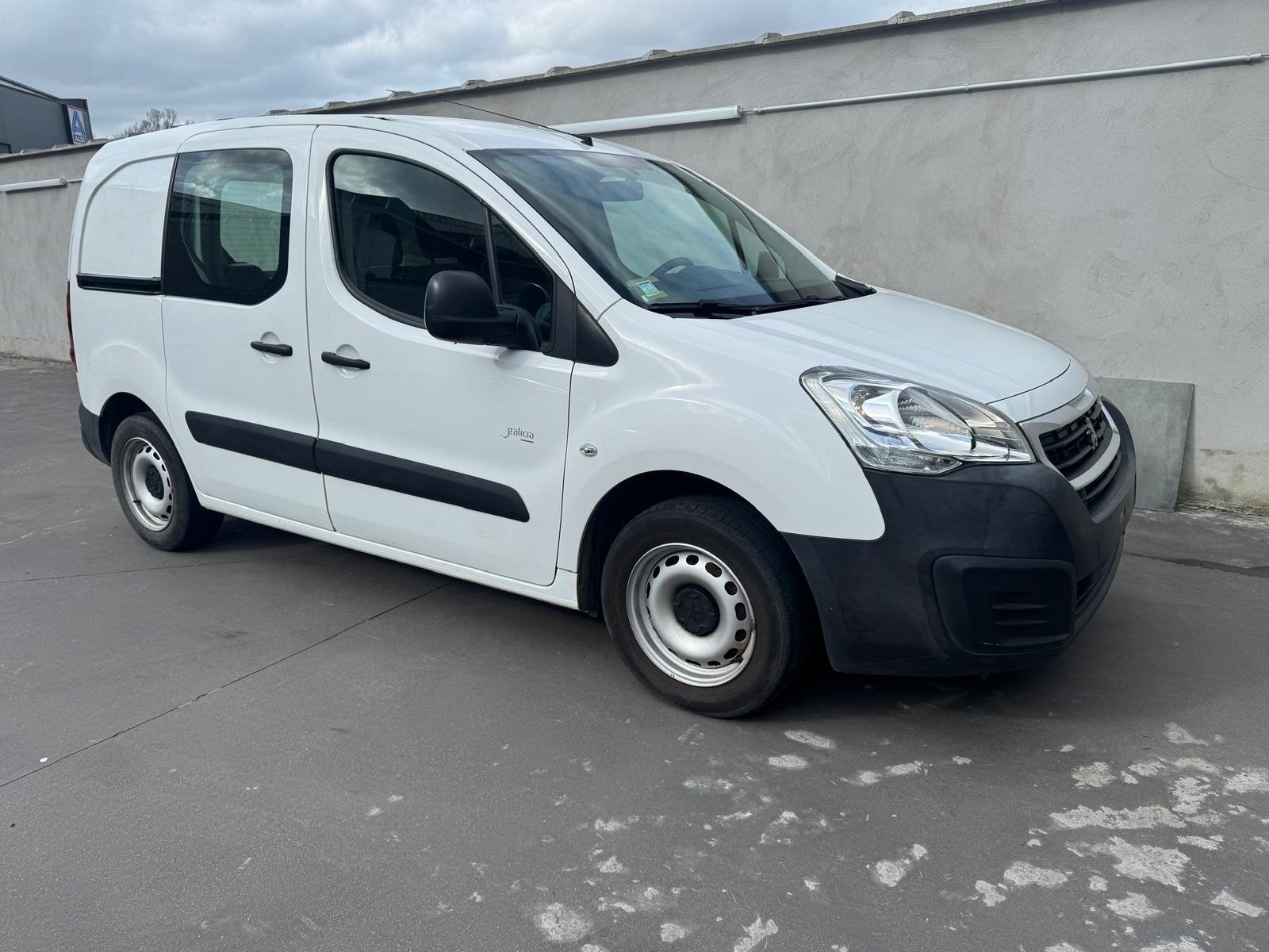 Peugeot partner 1.6 Benzine, Autos, Achat, Entreprise, Boîte manuelle, Radio