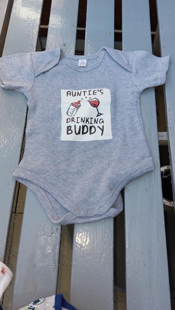 Grijs baby onderhemdje, Ophalen
