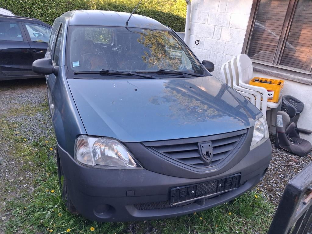 Dacia logan utilitaire 1.5 dci sinistré mais moteur+boite ok, Auto's, Voorwielaandrijving, Beige, Particulier, Overige carrosserie