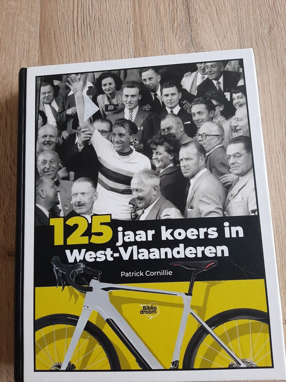 Boek 125 jaar koers in West-Vlaanderen, Boeken, Sportboeken, Ophalen