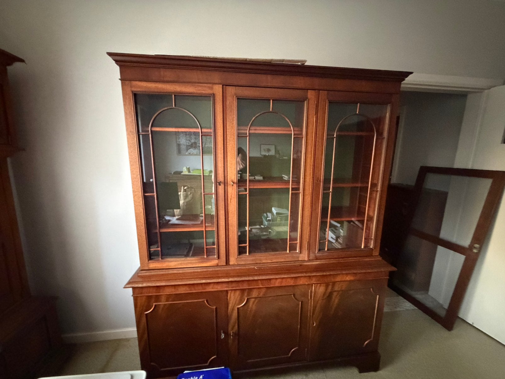 Prachtige klassieke bibliotheekkast in mahoniekleur, Ophalen, Gebruikt, Engelse stijl
