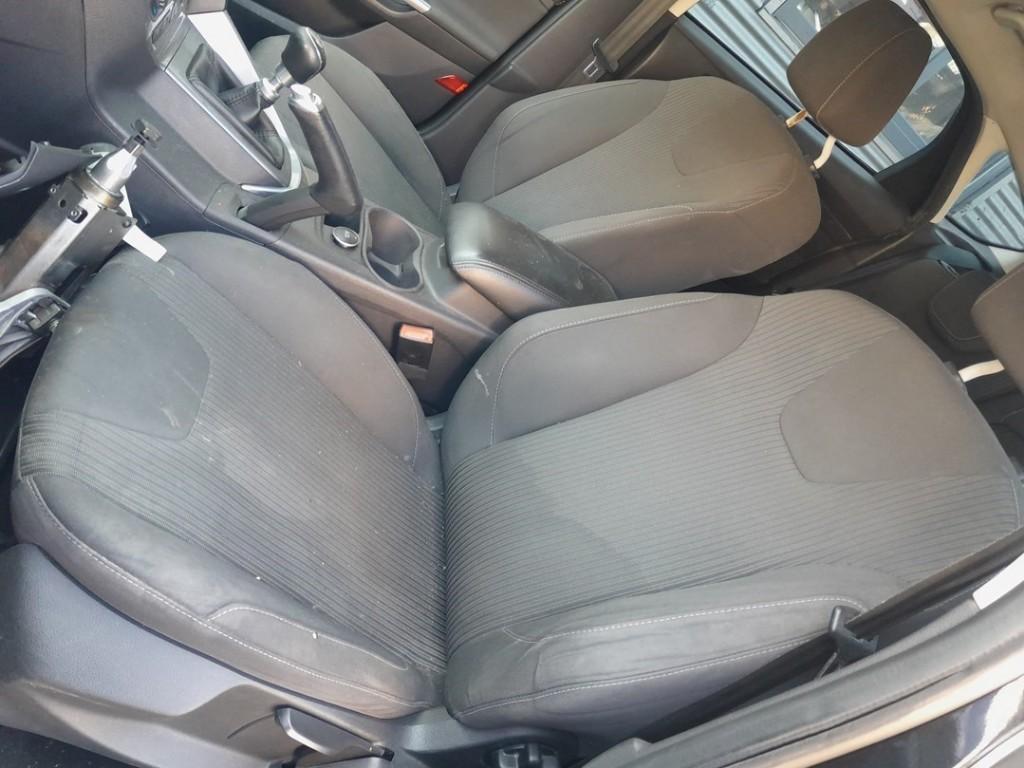 STOEL LINKS VOOR Ford Focus 3 (01-2010/12-2019), Gebruikt, Ford