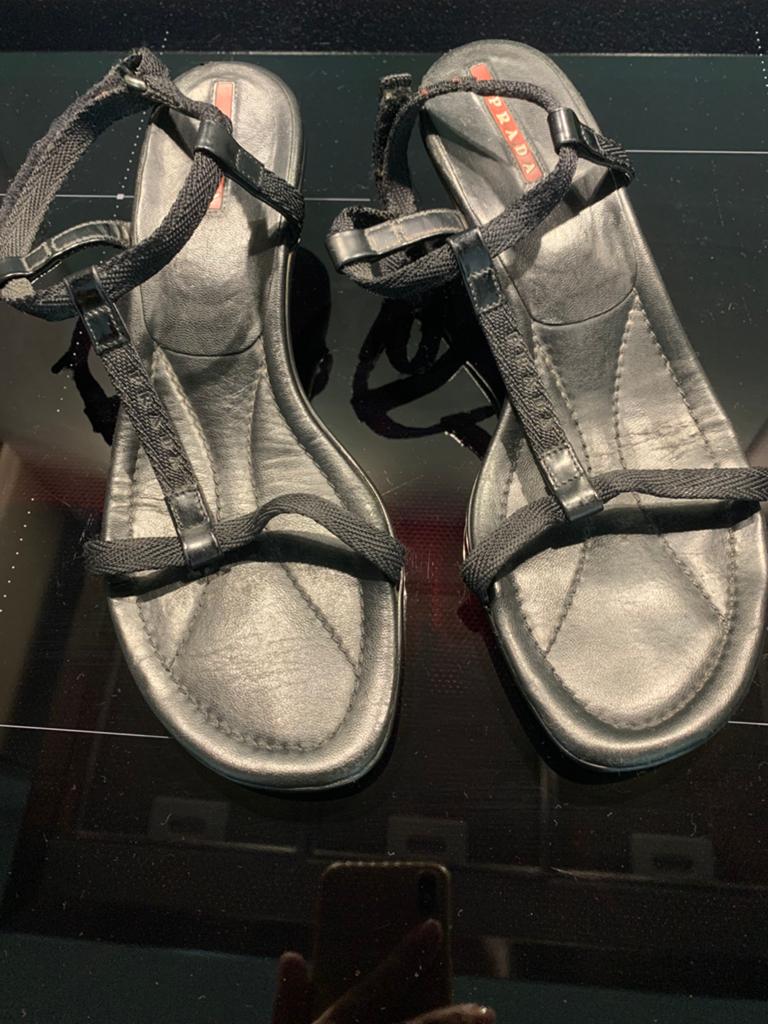 Prada sandalen, Kleding | Dames, Ophalen of Verzenden, Zo goed als nieuw, Zwart