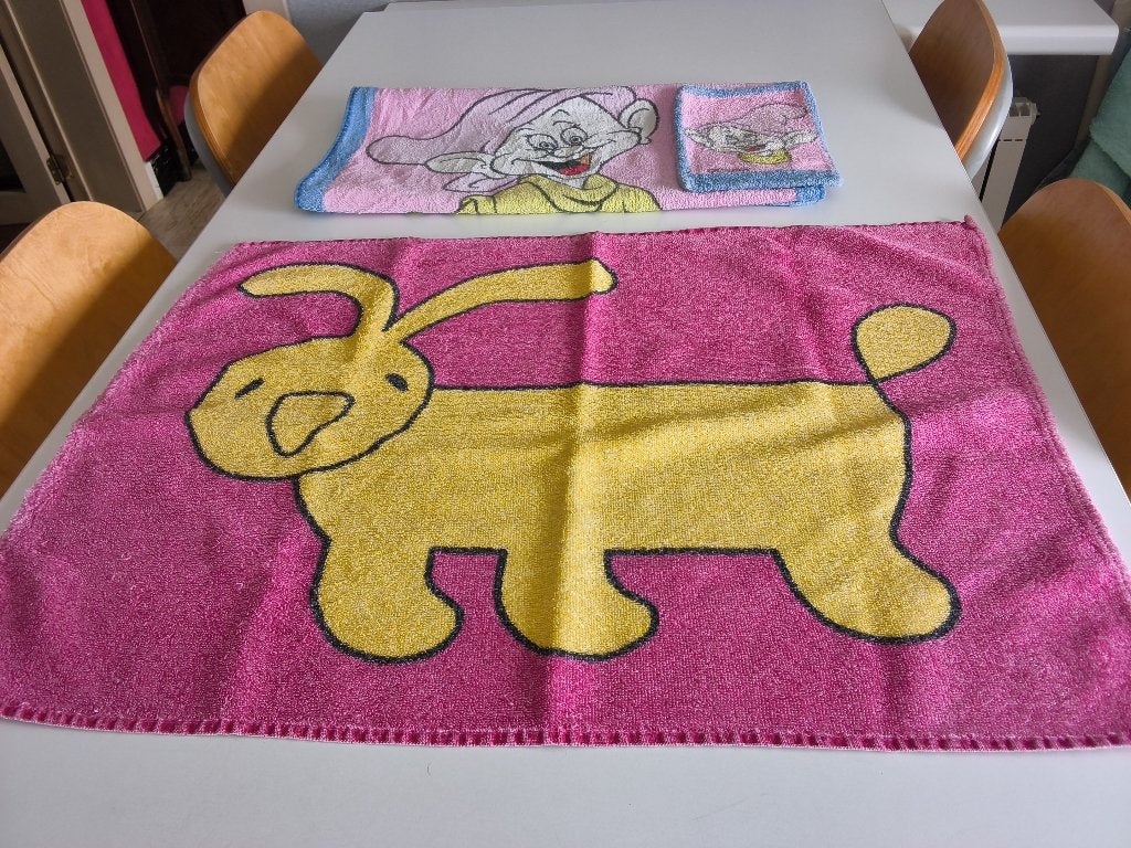 2 serviettes de bain coton éponge + gant toilette enfants, Enlèvement ou Envoi, Utilisé, Serviette