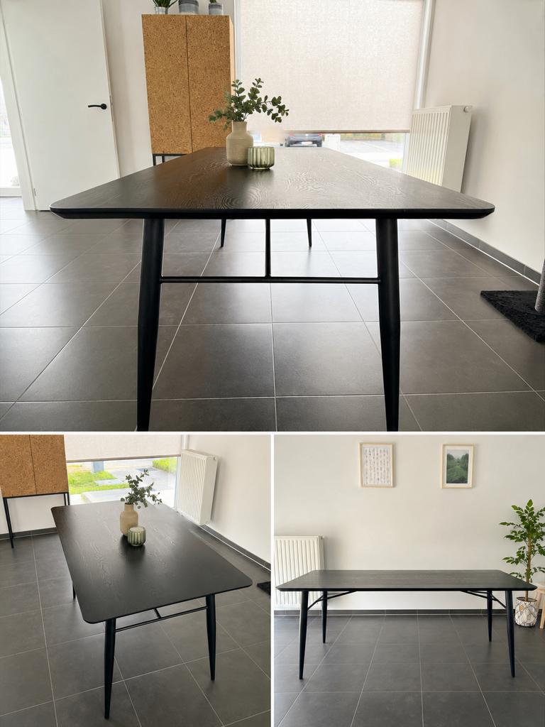 Moderne zwarte eettafel in houtlook, Huis en Inrichting, Tafels | Eettafels, Ophalen, Zo goed als nieuw