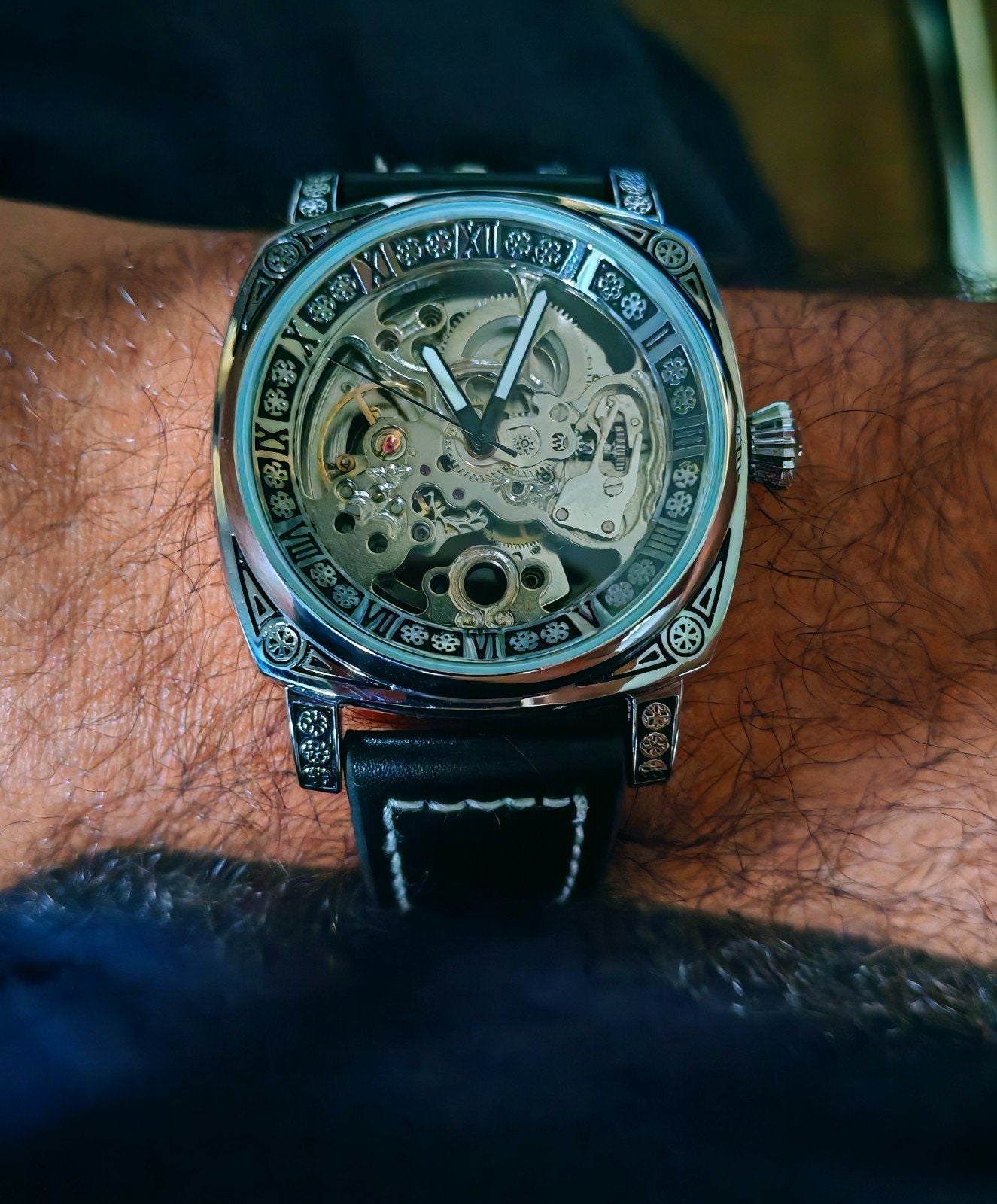 Montre automatique homme — Cadran squelette & boîtier carré, Envoi, Neuf, Noir