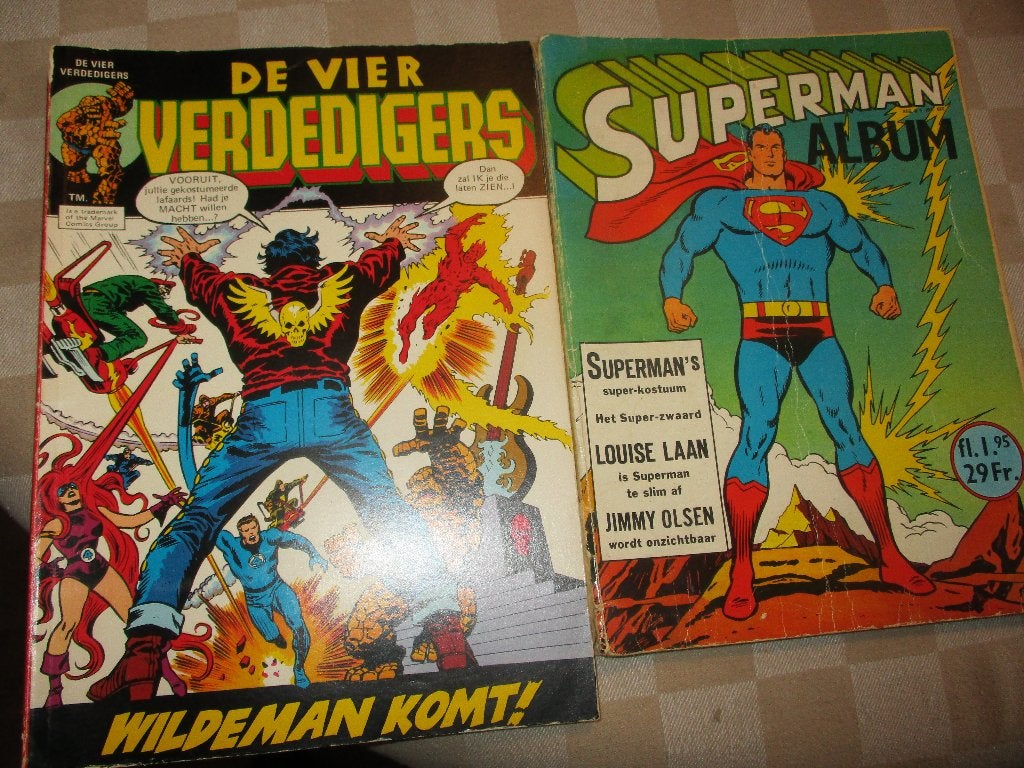 2 stripboeken oud superhelden oa Superman, Meerdere stripboeken, Ophalen of Verzenden, Gelezen