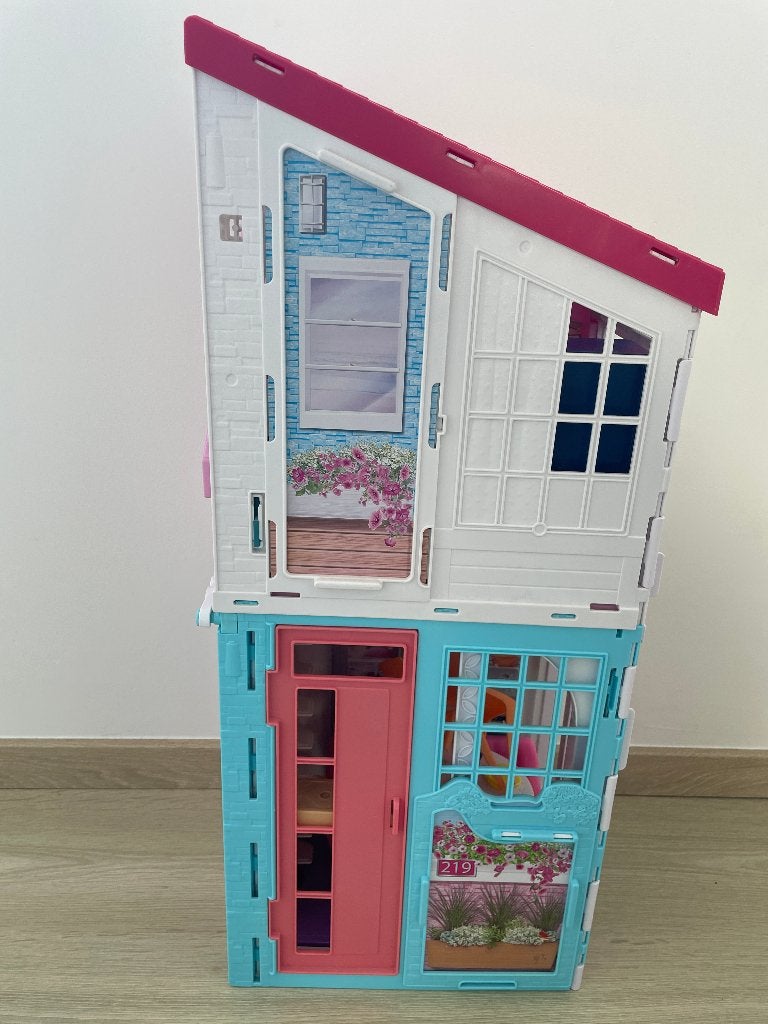 Barbie Malibu droomhuis inklapbaar met meubels en poppen, Kinderen en Baby's, Ophalen, Zo goed als nieuw, Poppenhuis