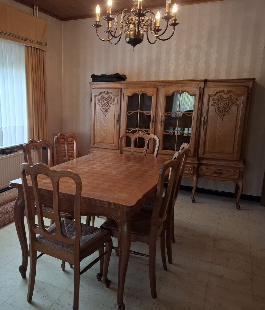 Complete klassieke eiken eetkamer + bijhorende kasten, Maison & Meubles, Enlèvement, Utilisé, Klassiek, 4 à 6 chaises
