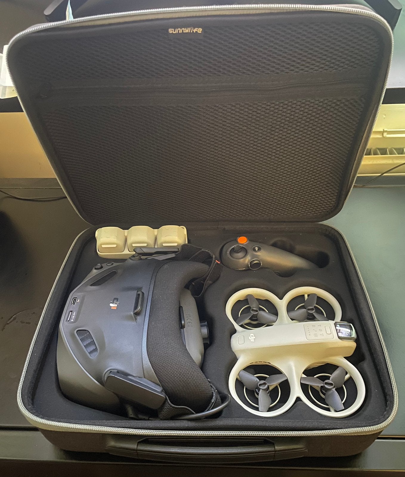 DJI Neo Fly More Combo + Goggles + Controller, TV, Hi-fi & Vidéo, Drones, Comme neuf, Drone avec caméra, Qualité supérieure, DJI