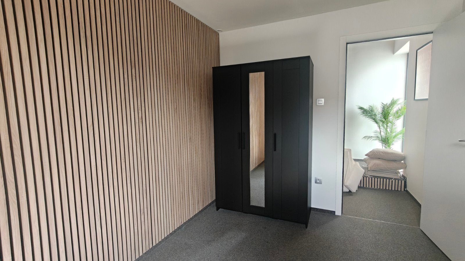 IKEA BRIMNES kledingkast 3 deuren zwart + spiegel