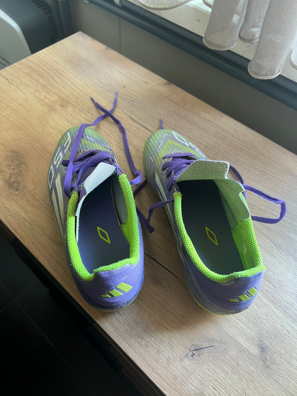 Voetbalschoenen Adidas M38, Sport en Fitness, Voetbal, Ophalen, Zo goed als nieuw
