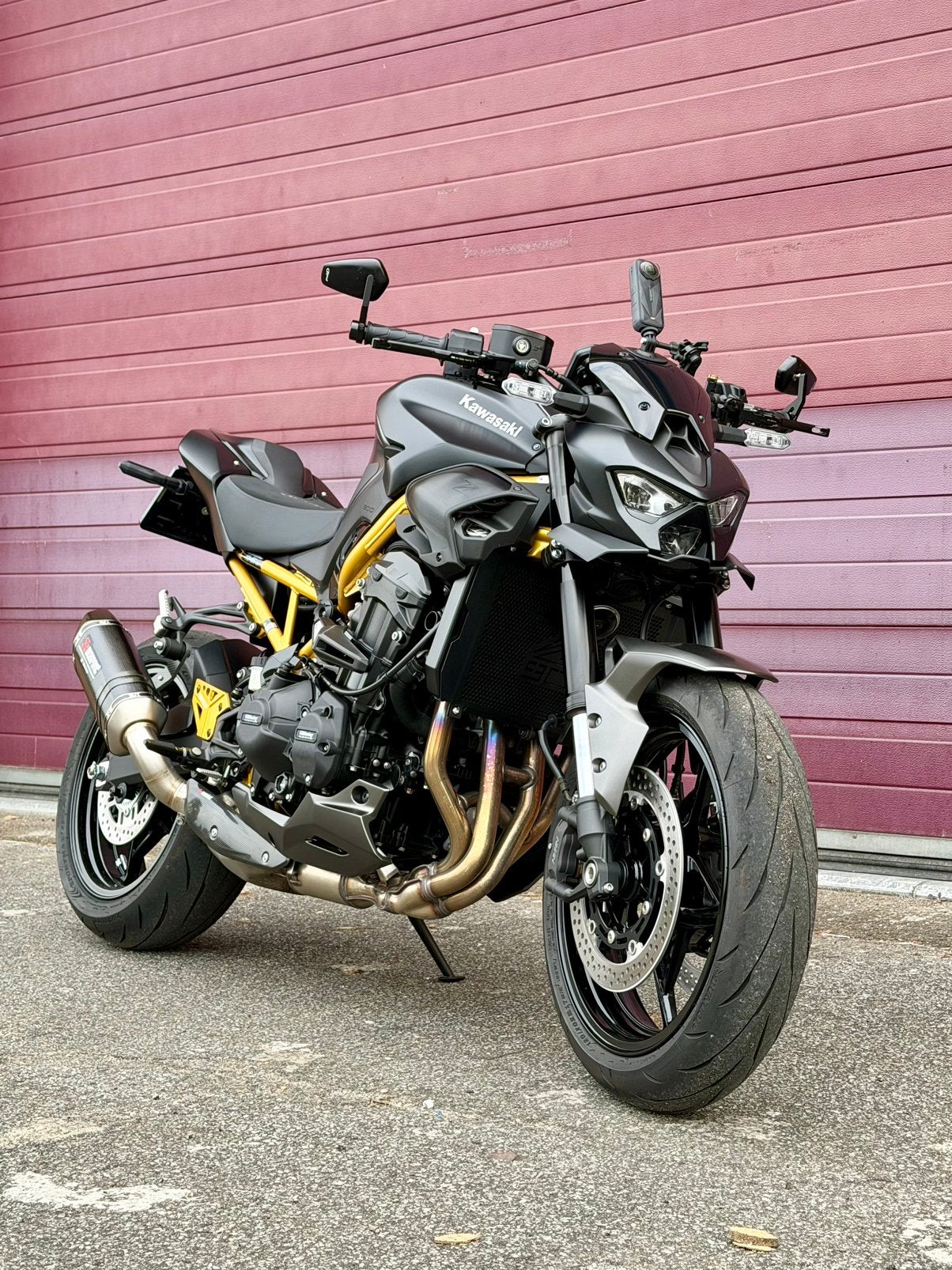 Kawasaki Z900 Performance 2026 Grey/Gold, Occasion, 4 cilinders, Motorrijbewijs A, Particulier
