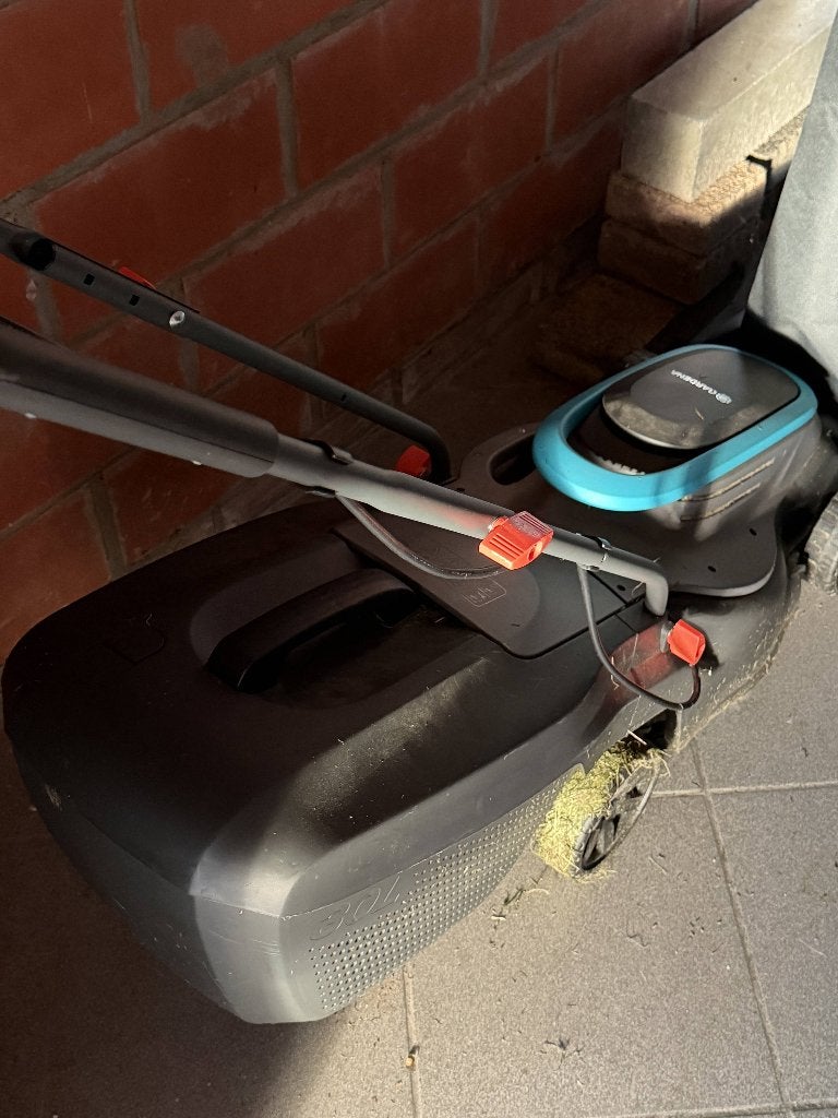 Elektrische grasmachine, Ophalen, Elektrische grasmaaier, Zo goed als nieuw, Opvangbak