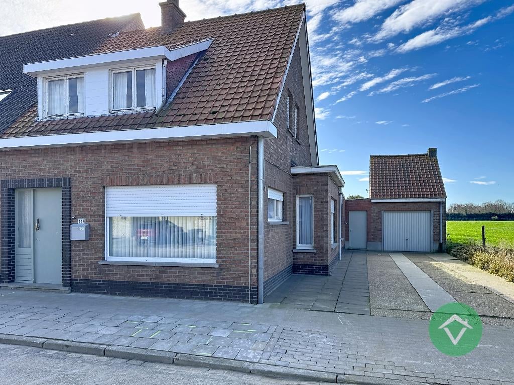 Woning met 3 slaapkamers en garage te Eernegem, 739 kWh/m²/jaar, Eernegem, 3 kamers, Hoekwoning