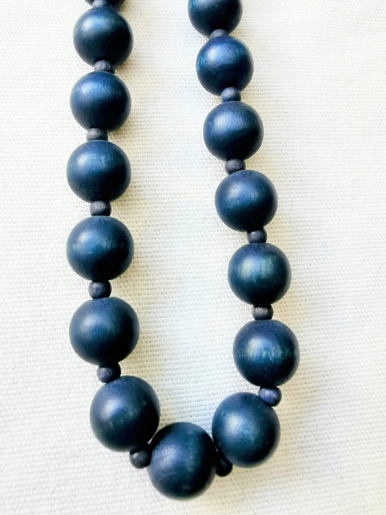 Vintage kralenketting in hout. Nachtblauw., Handtassen en Accessoires, Kettingen, Ophalen of Verzenden, Zo goed als nieuw, Blauw