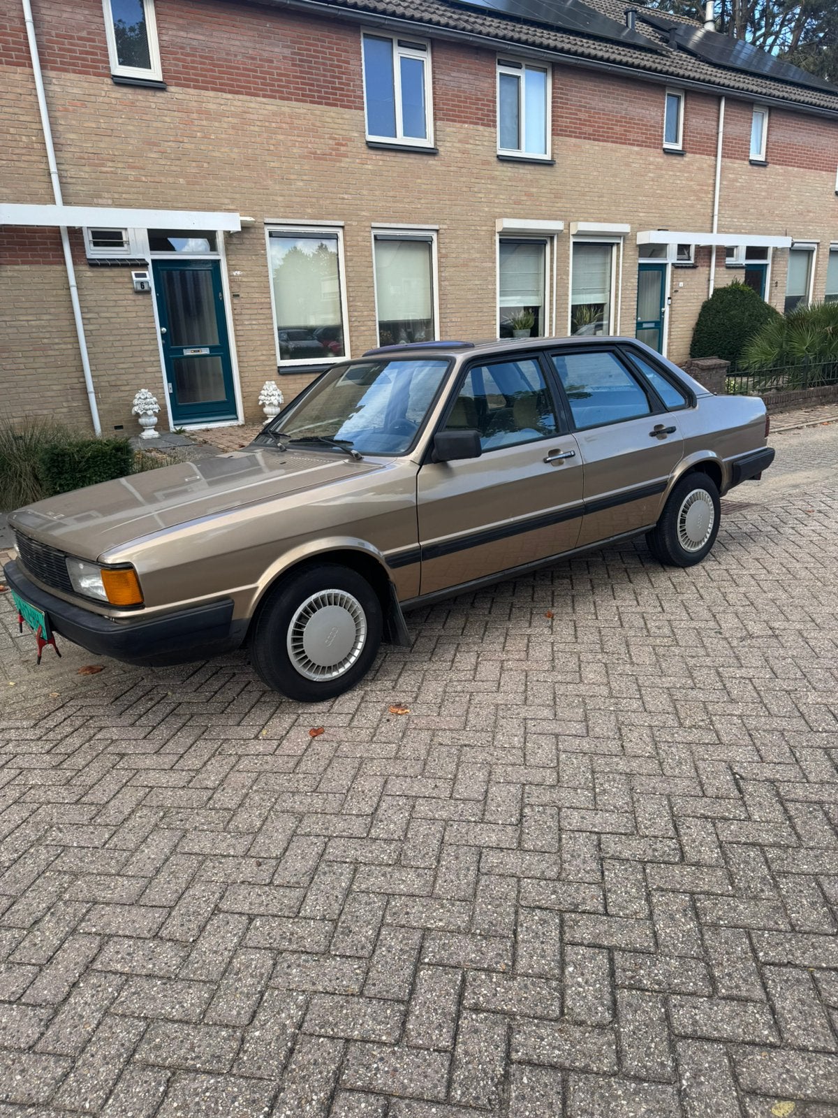 Oltimer audi 80 union met nieuw blanco test rapport
