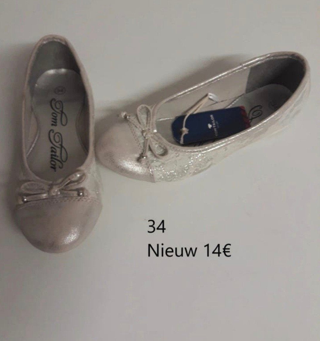 Meisjes kinderschoenen, Ophalen