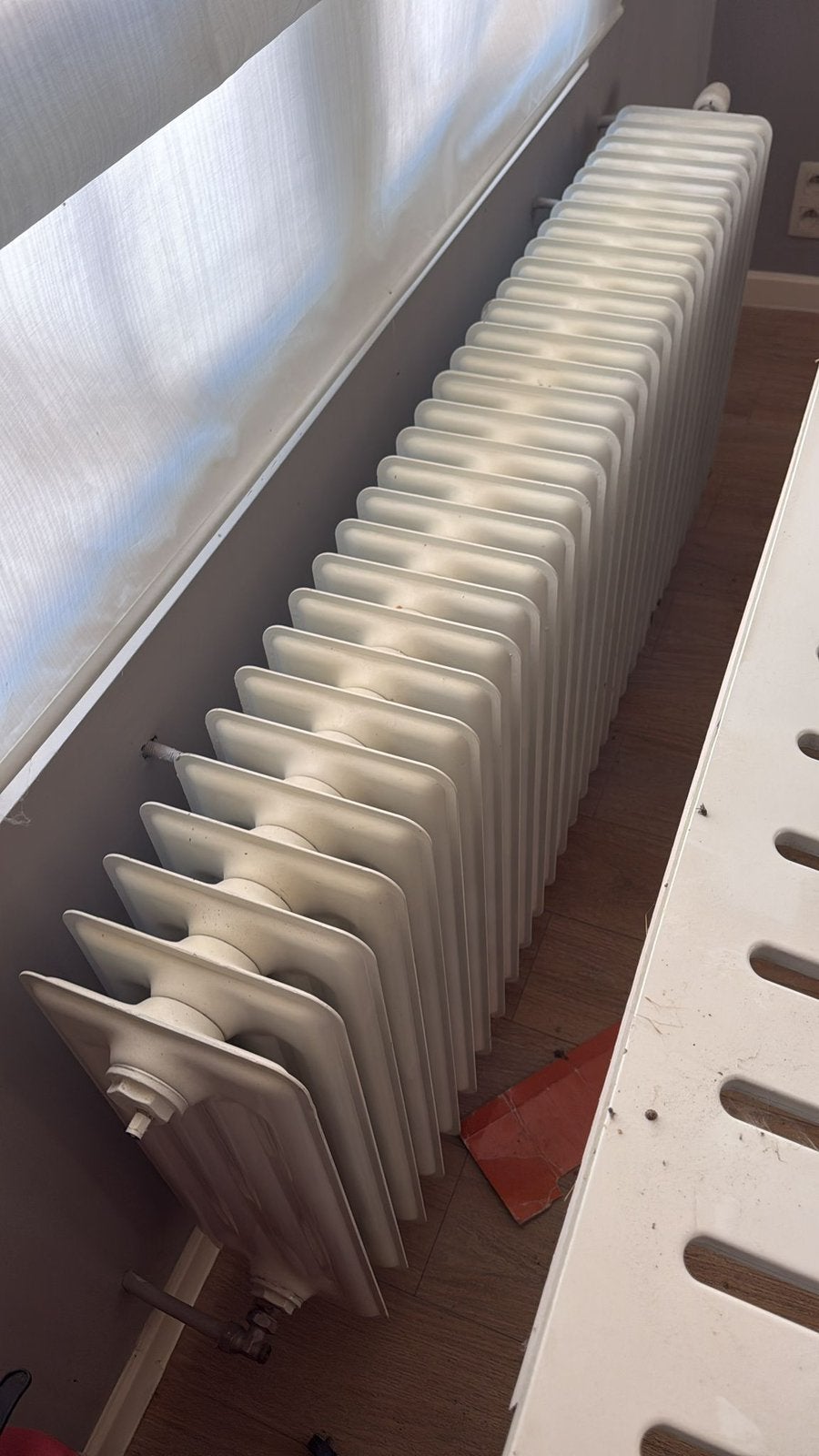 Gietijzeren radiator gebroken wit, Doe-het-zelf en Bouw, Ophalen, Zo goed als nieuw, Radiator