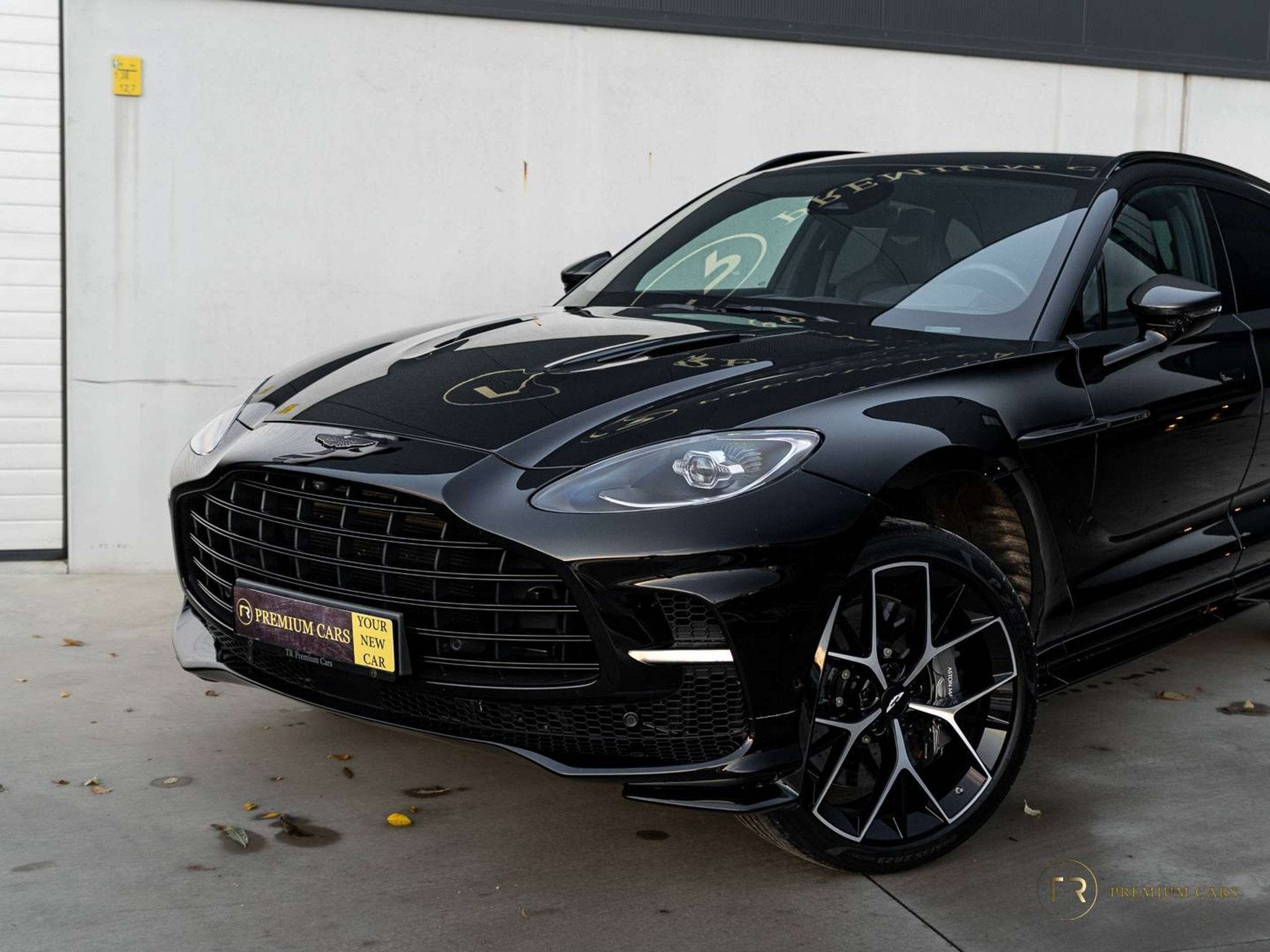 Aston Martin Dbx 707 l Facelift l Onyx Black l Carbon l V8 l, Auto's, Automaat, Gebruikt, Zwart, Leder