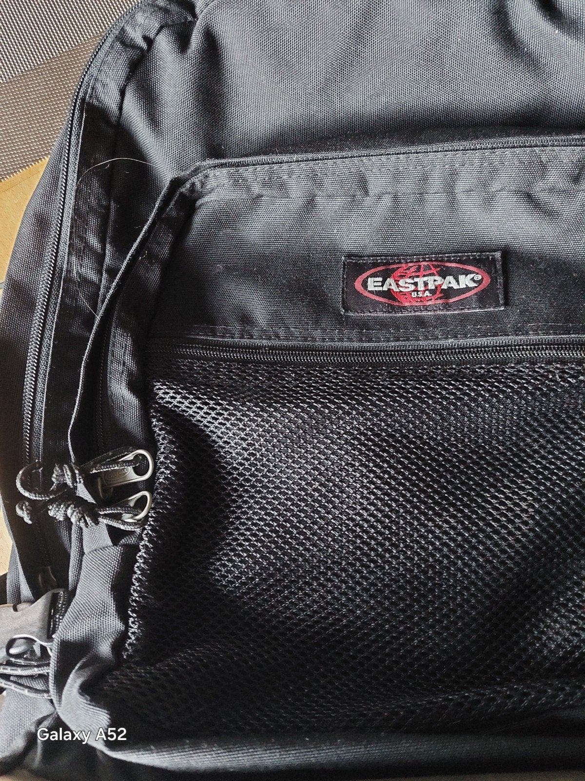 zwarte Eastpak Ultimate rugzak of boekentas, Handtassen en Accessoires, Tassen | Rugtassen, Zo goed als nieuw, Eastpak, 25 tot 40 cm