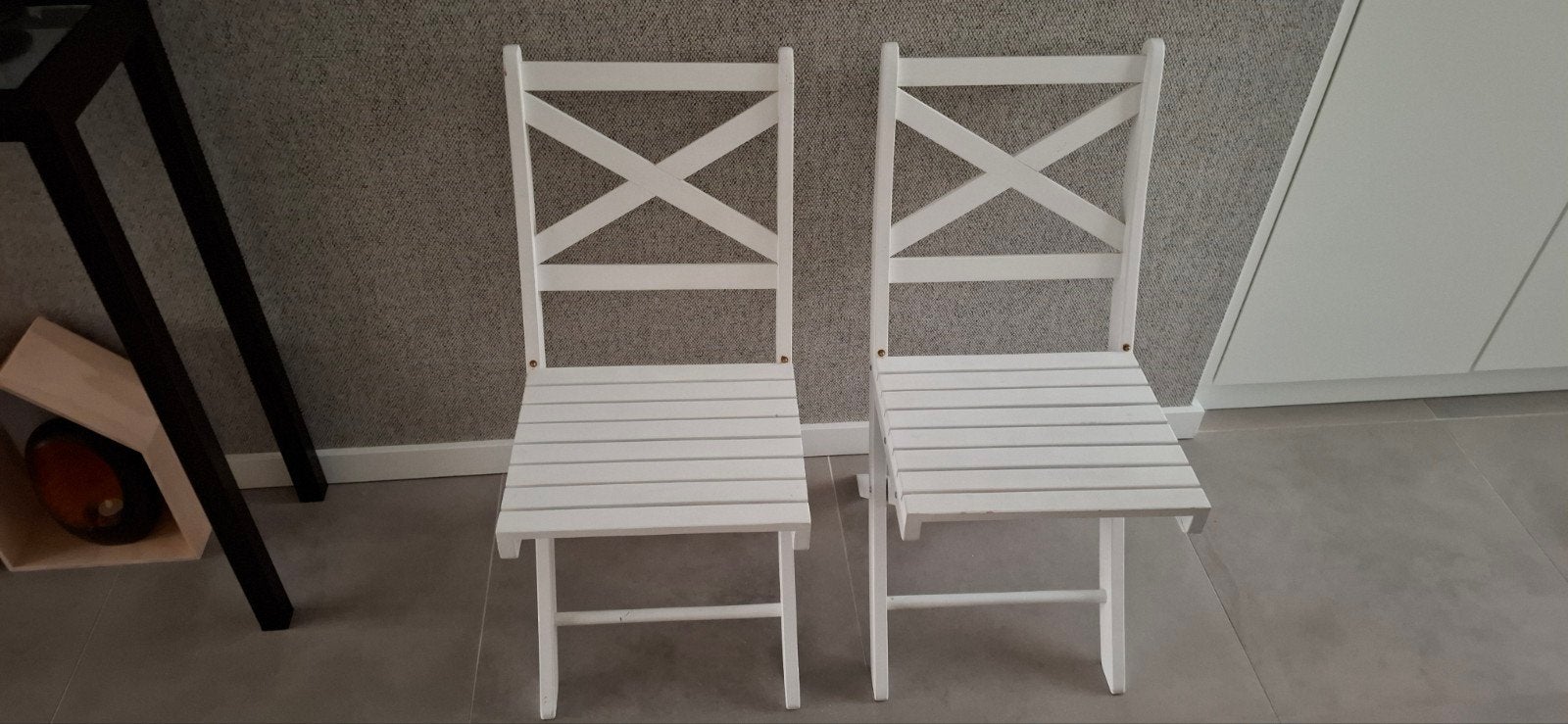 Twee witte houten klapstoelen., Ophalen, Gebruikt, Twee, Wit