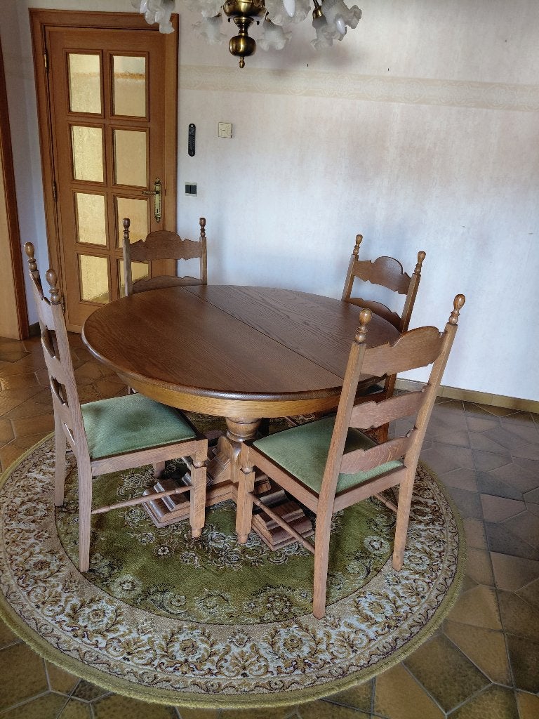 Ronde eiken tafel met 4 stoelen (ovaal via tussenstuk), Ophalen, 100 tot 150 cm, Zo goed als nieuw, 150 tot 200 cm