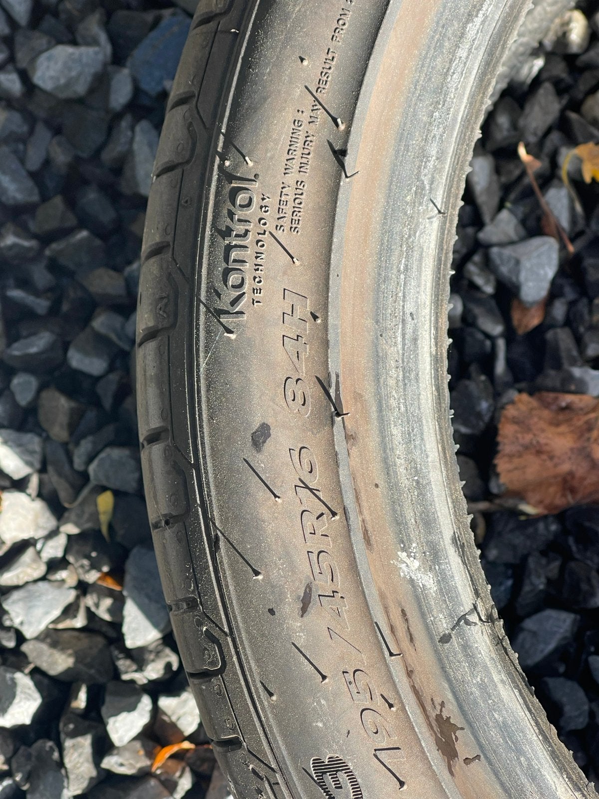Pneus Hankook, Enlèvement, Comme neuf
