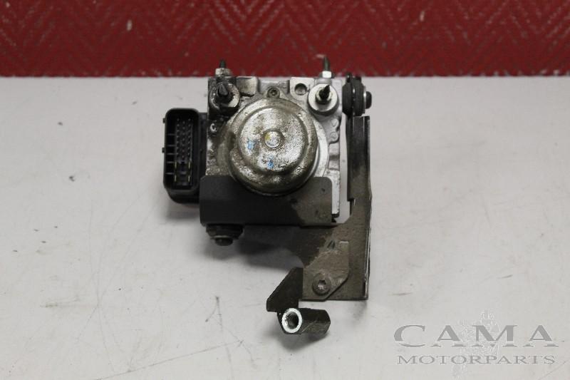ABS POMP Triumph Sprint ST 1050 +ABS 2008-2010 (VIN:281466-, Dhr. S. di Majo, Gebruikt, Info@cama-motorparts.nl, P.J. Troelstraweg 8 8
3144 CX  MAASSLUIS, NL