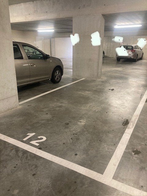 Mechelen - overdekte autostaanplaats te huur