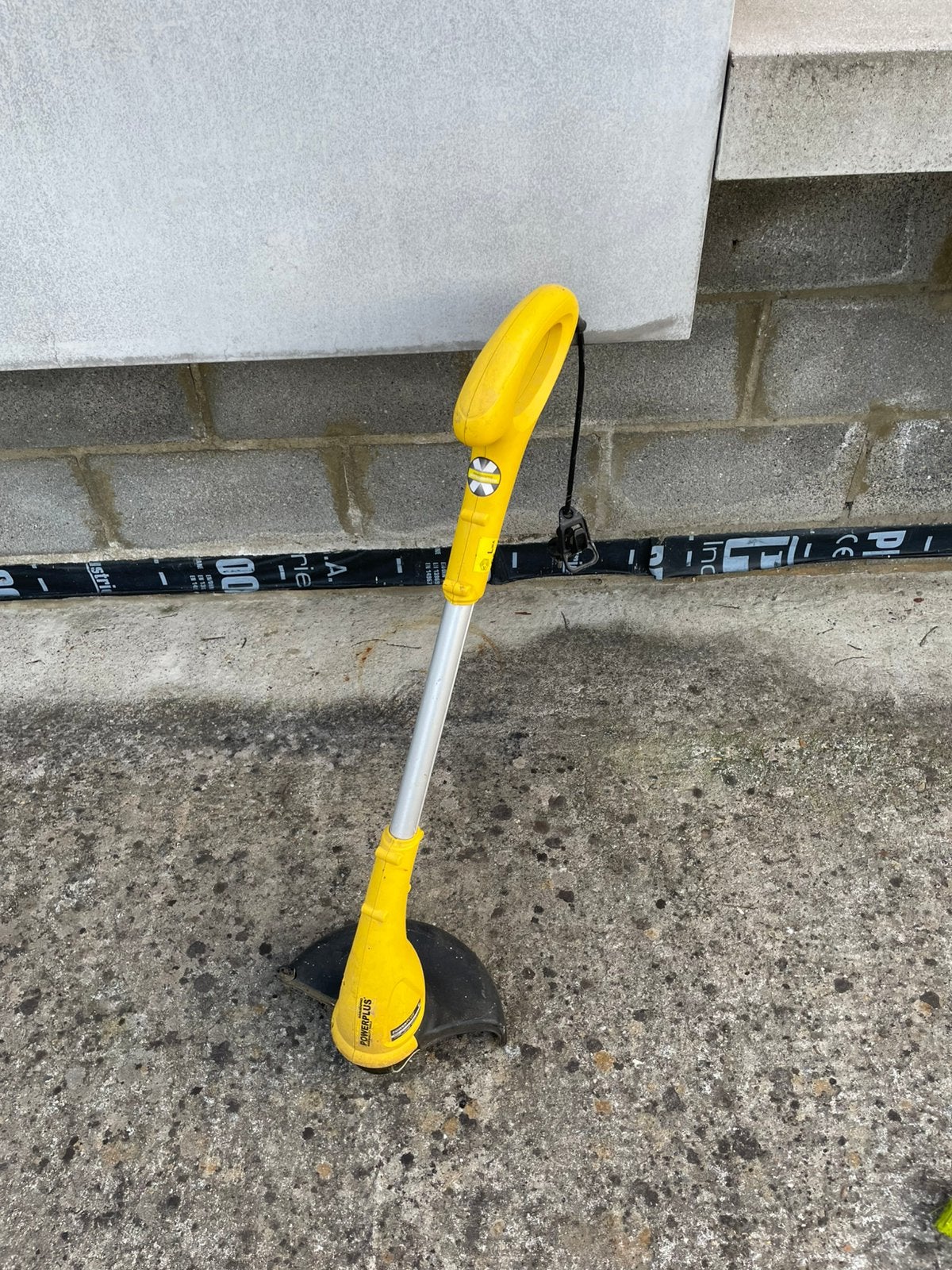 Kantenmaaier trimmer powerplus, Tuin en Terras, Ophalen, Gebruikt, 10 tot 30 cm, Elektrisch