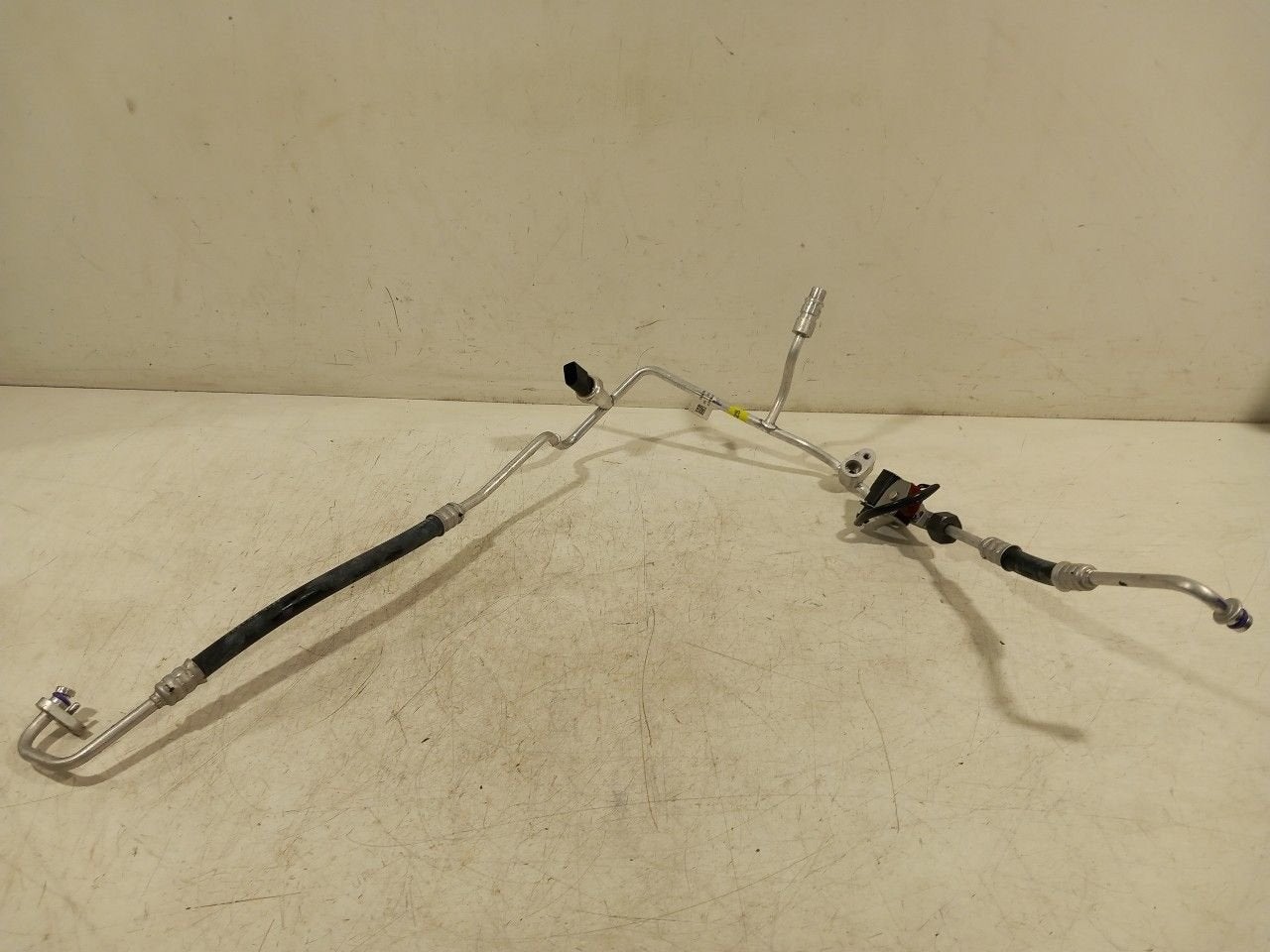 Airco leiding Volkswagen ID.3, Onderdelen@venauto.nl, Van der Ven Autorecycling B.V., Gebruikt, Ettenseweg 76, 4706 PB Roosendaal, The Netherlands