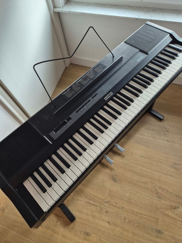 Hohner HDP760 keyboard + originele standaard + pedalen €150, Muziek en Instrumenten, Keyboards, Met standaard, Ophalen, Overige merken