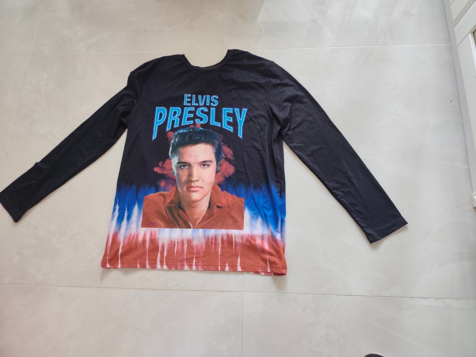 Sweat à manches longues pour fan d'Elvis Presley . Taille S, Vêtements | Femmes, Blouses & Tuniques, Enlèvement ou Envoi, Comme neuf