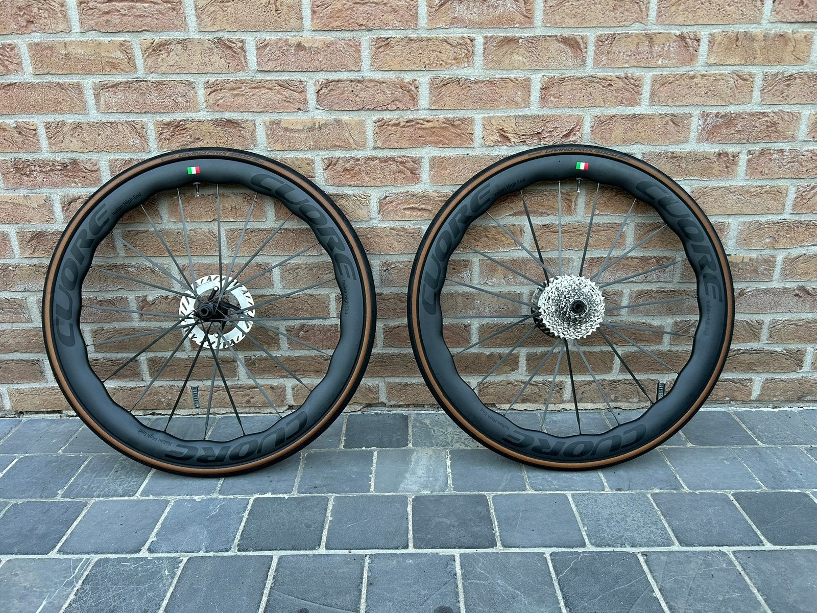 Cuore wielen met carbon spaken en ceramische lagers, Fietsen en Brommers, Ophalen, Zo goed als nieuw, Carbon